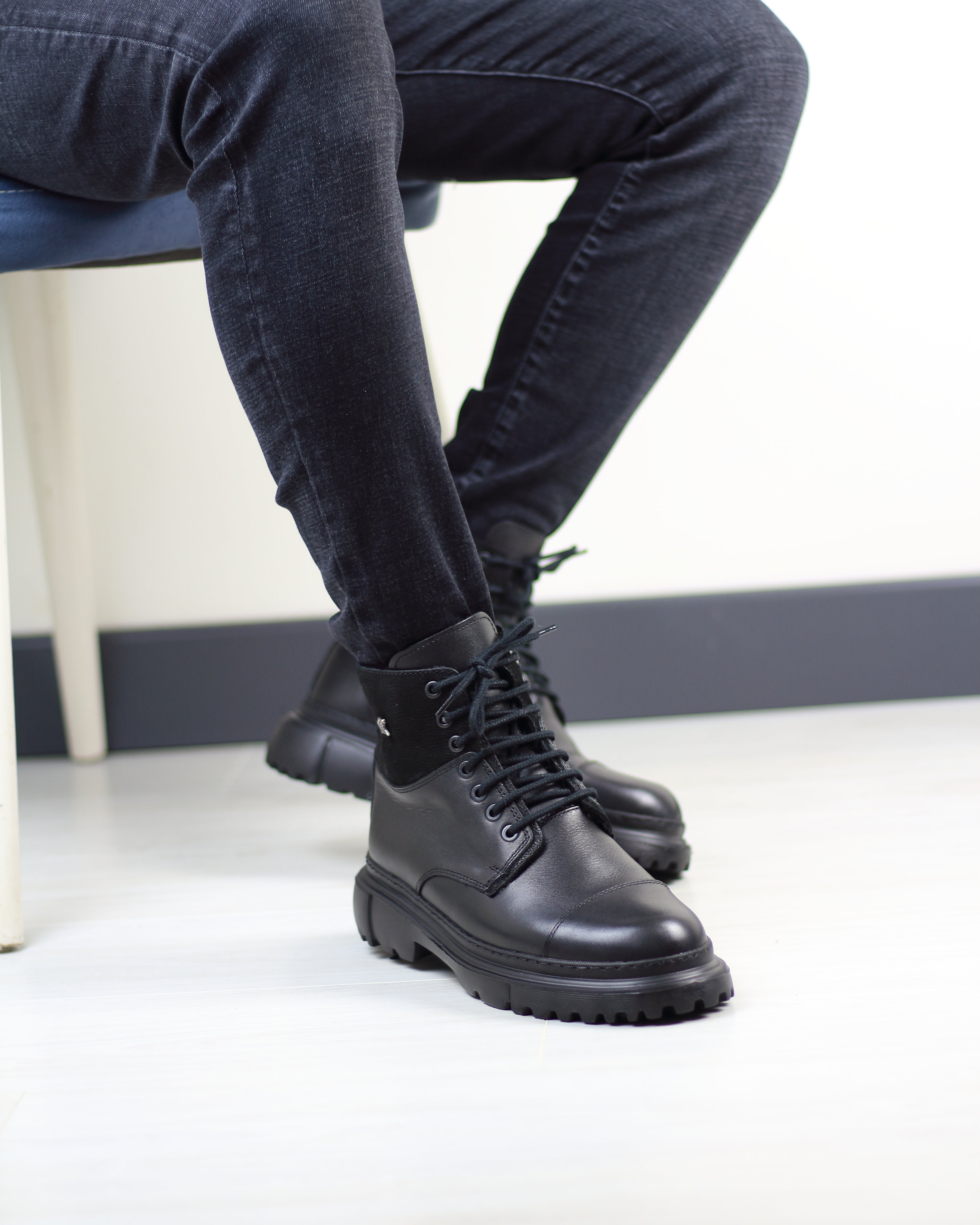 SİYAH DERİ ERKEK BOT