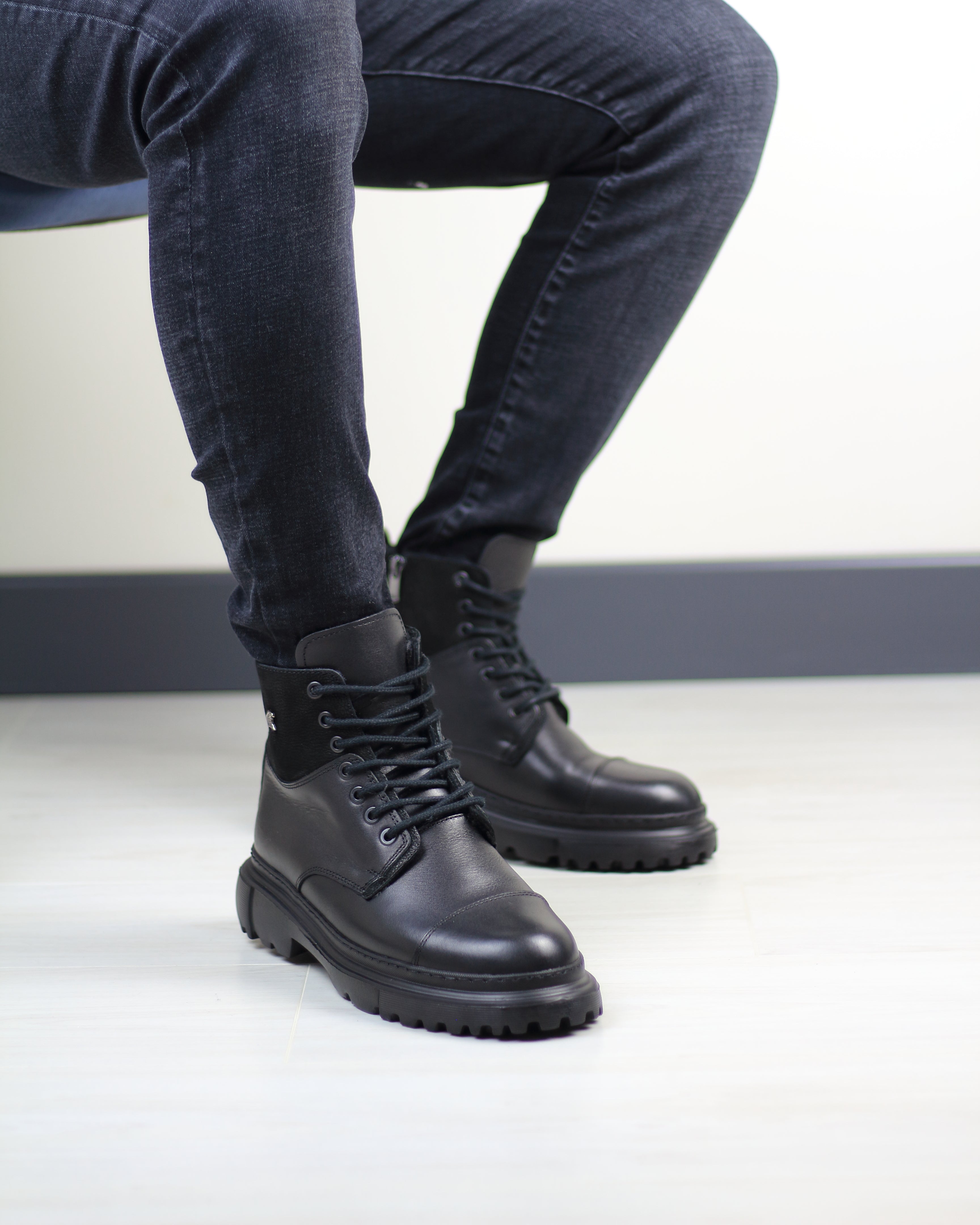 SİYAH DERİ ERKEK BOT