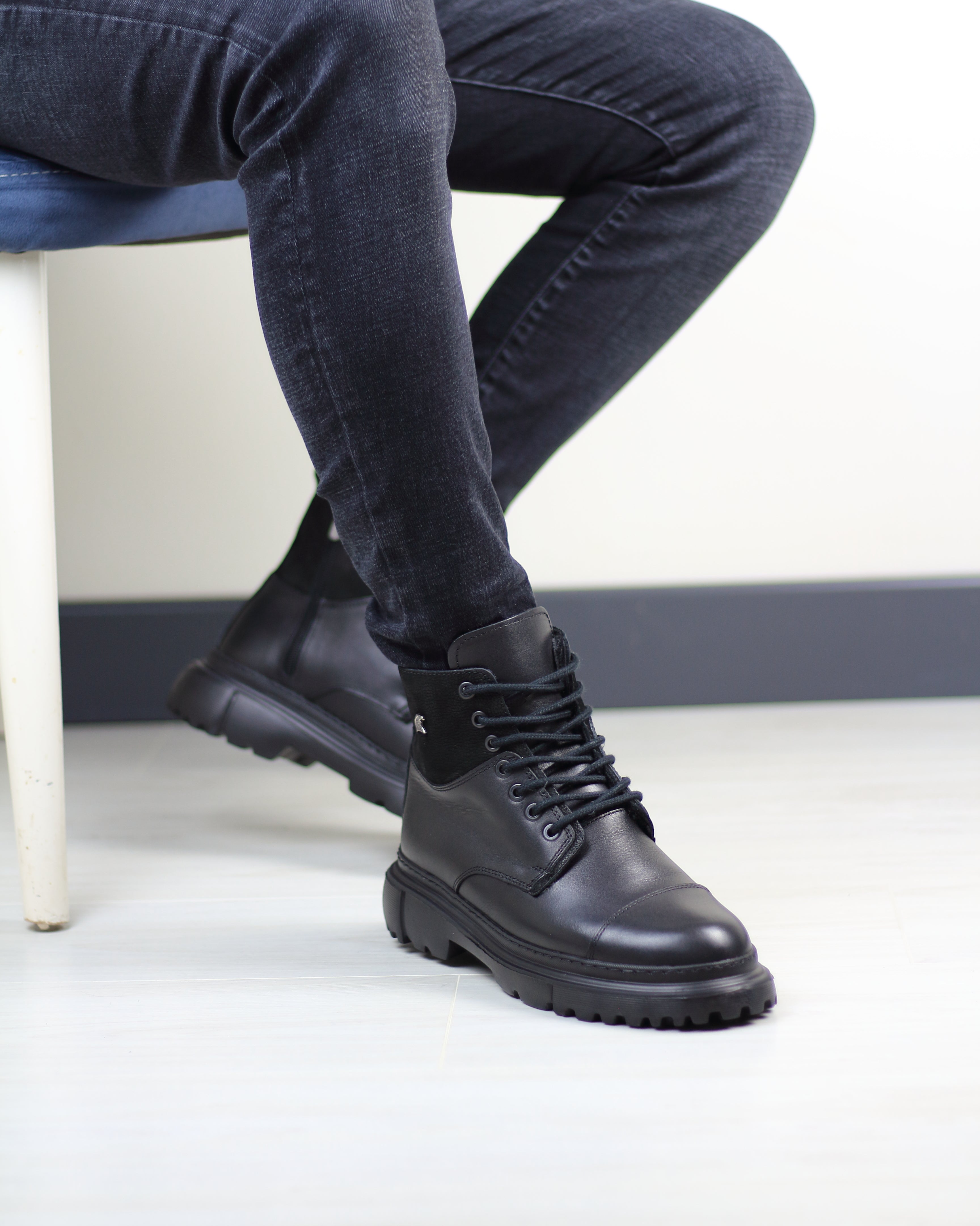 SİYAH DERİ ERKEK BOT