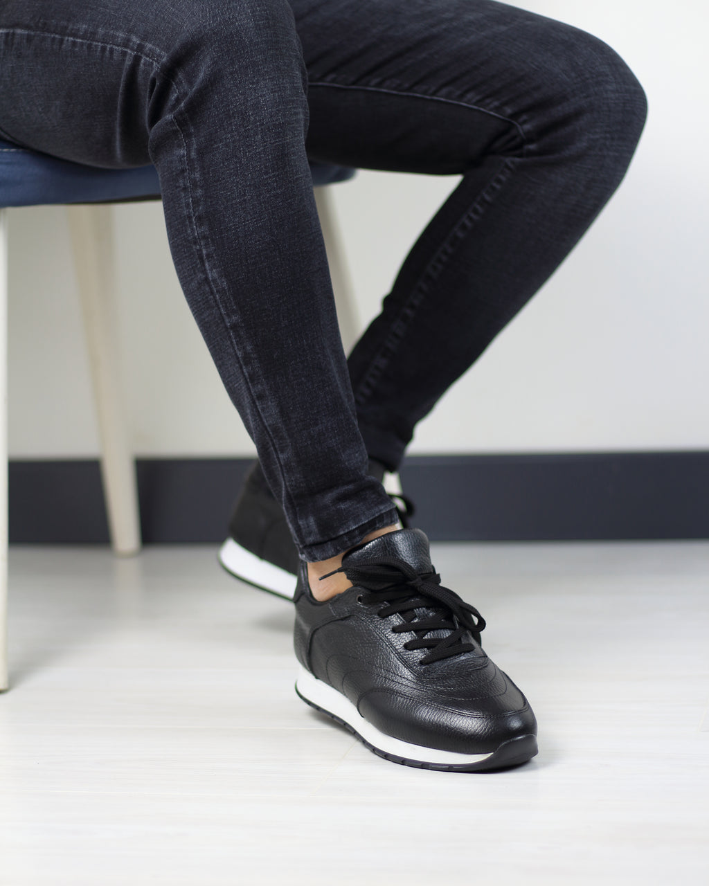 SİYAH DERİ ERKEK SPOR AYAKKABI