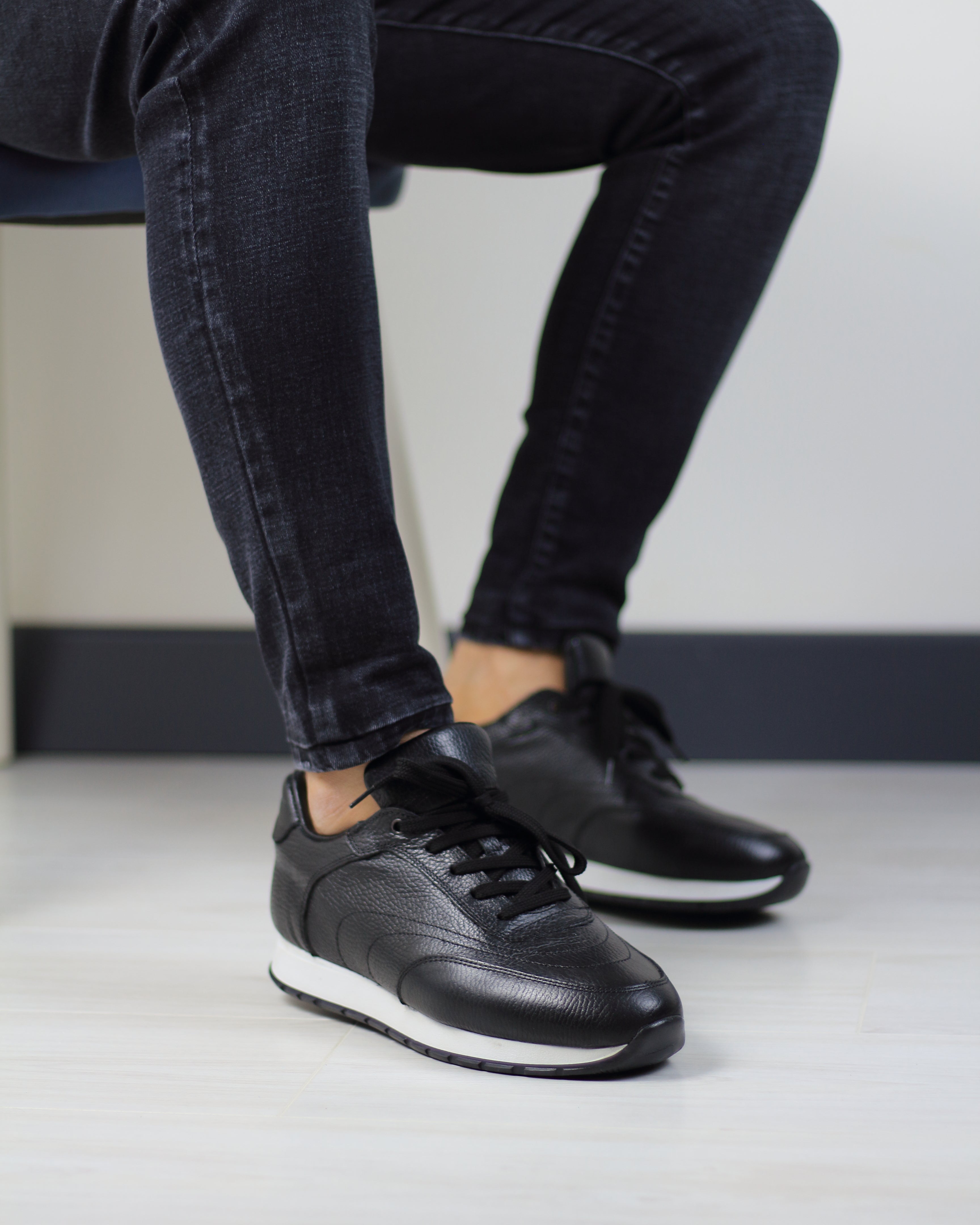 SİYAH DERİ ERKEK SPOR AYAKKABI