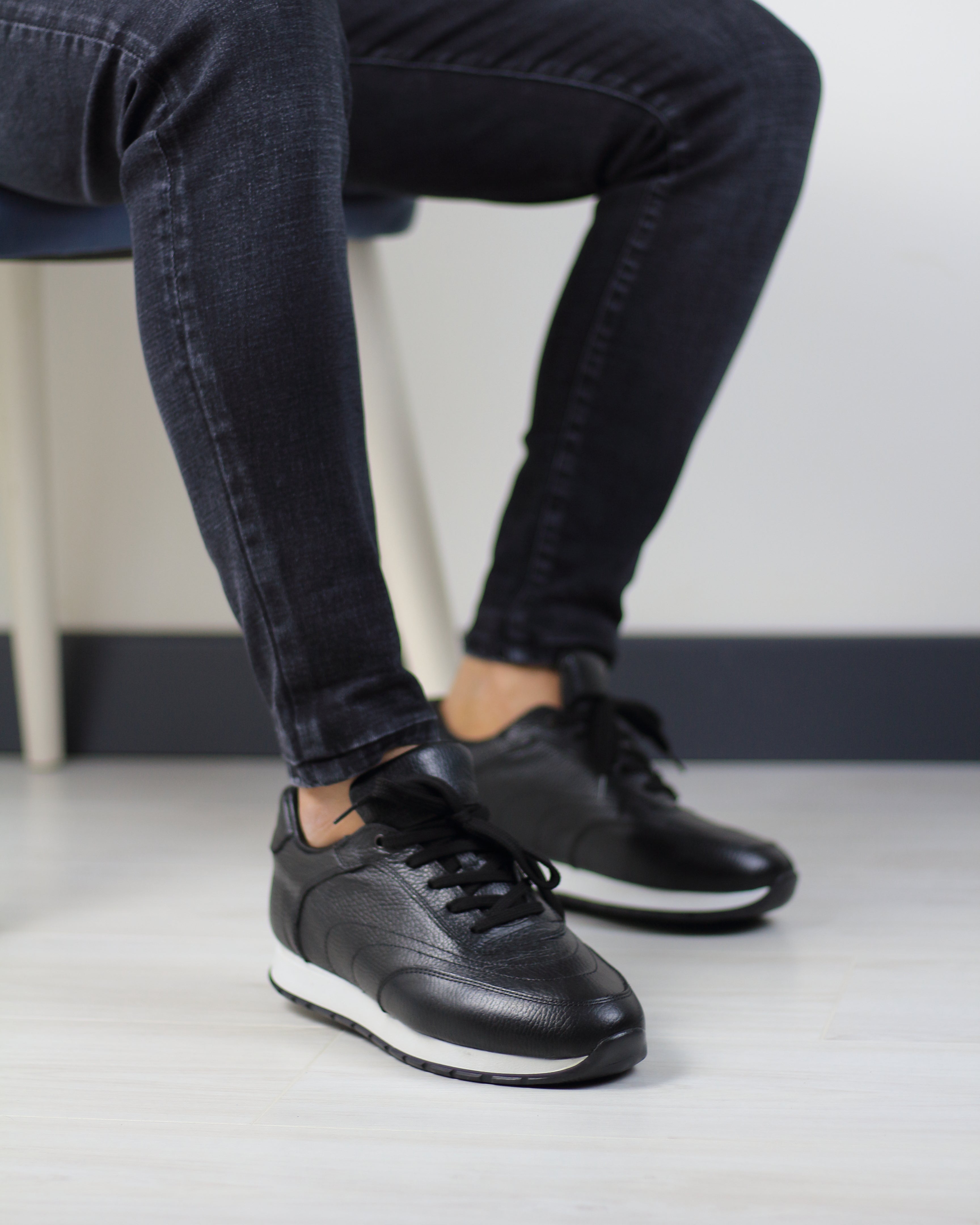 SİYAH DERİ ERKEK SPOR AYAKKABI