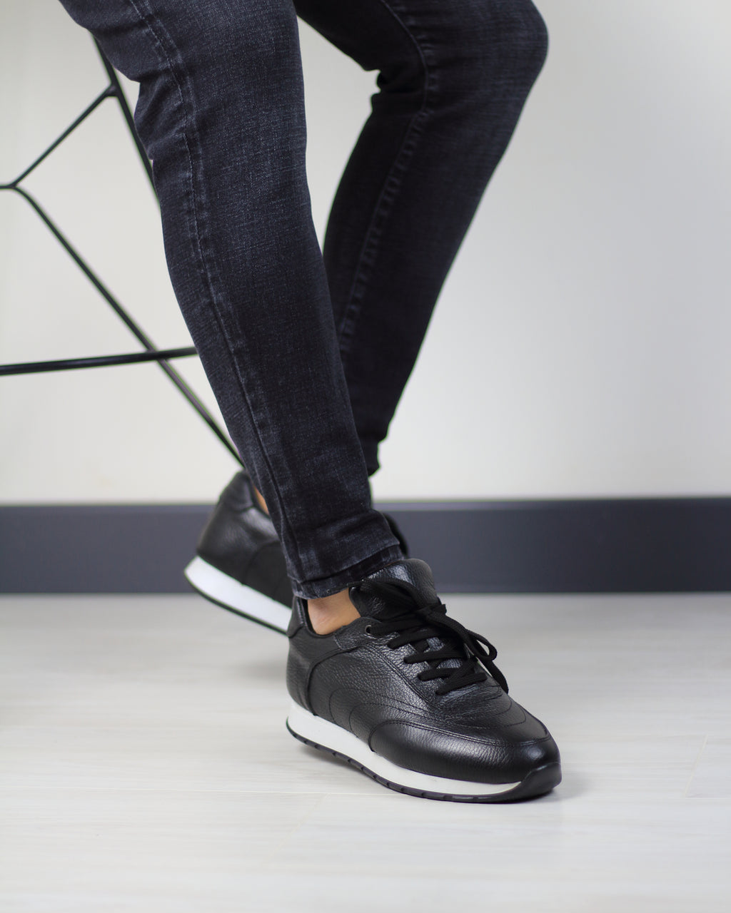 SİYAH DERİ ERKEK SPOR AYAKKABI