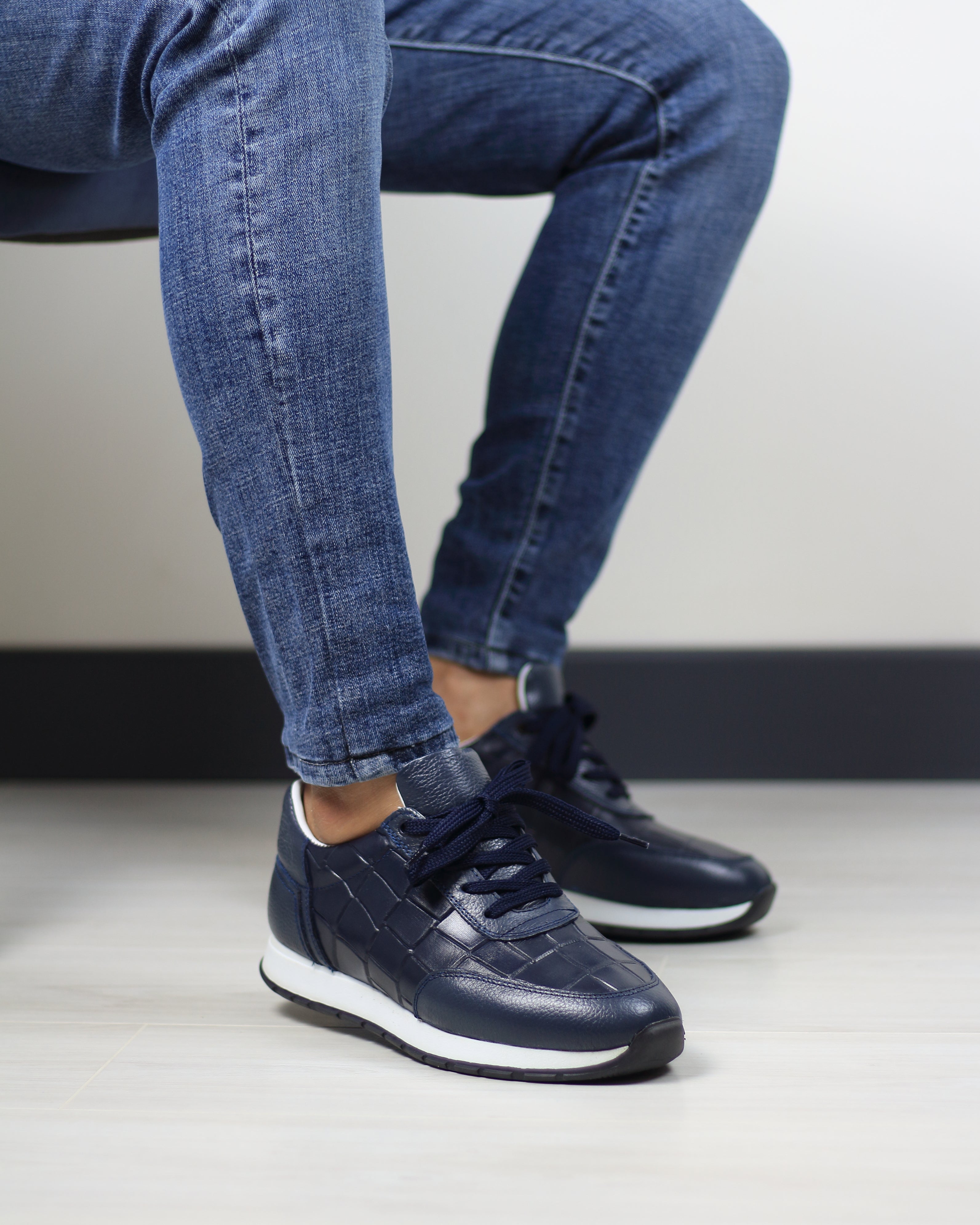 LACİVERT DERİ ERKEK SPOR AYAKKABI