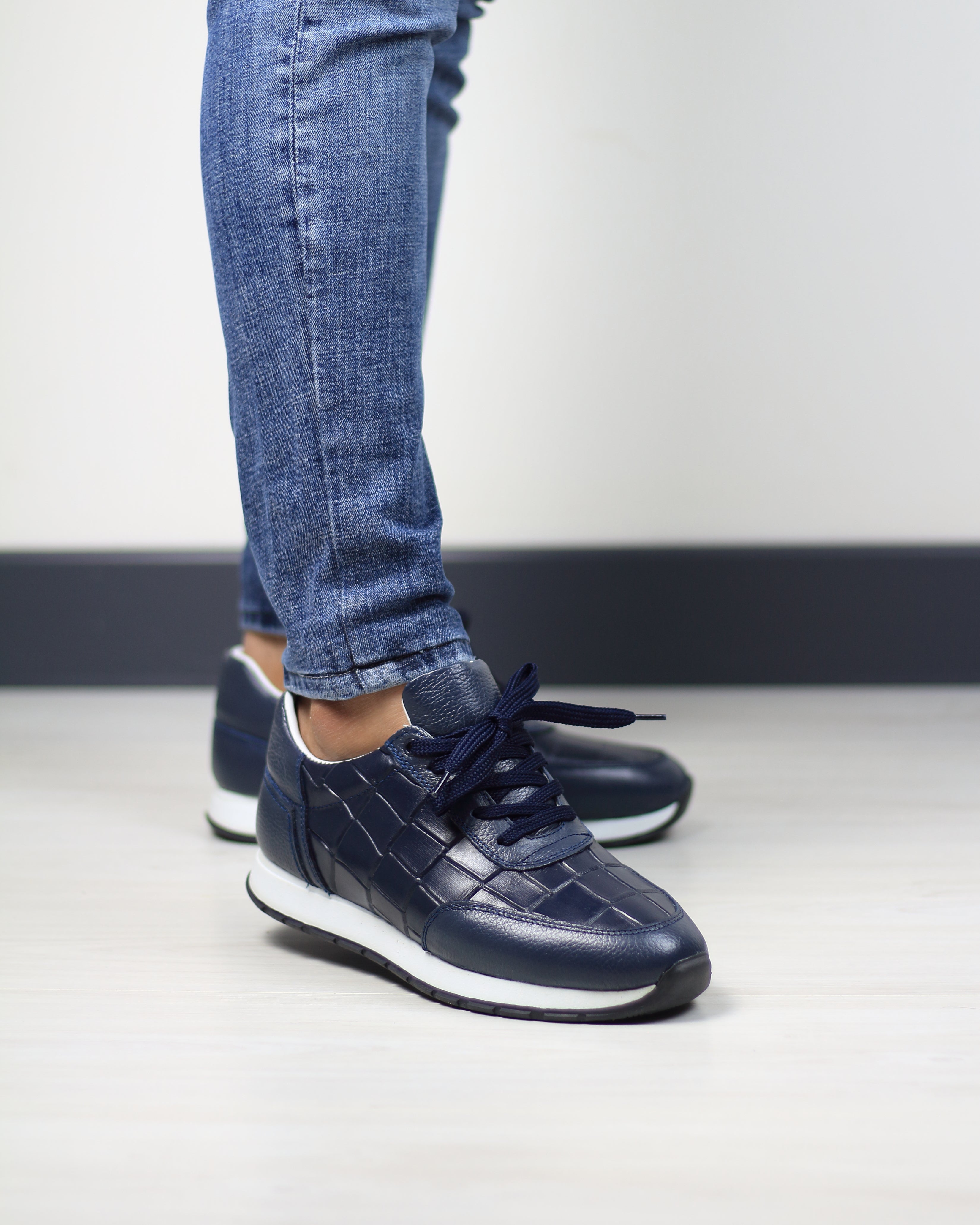 LACİVERT DERİ ERKEK SPOR AYAKKABI